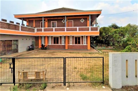 Villa Orange Lembang Pengkolan guesthouse in Lembang