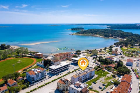 Property building, Bird's eye view, Beach