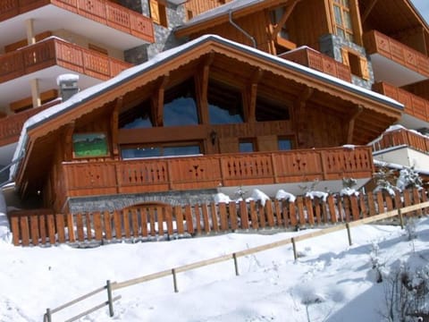Luxurious,detached holiday home with three bathrooms and parking Condo in Champagny-en-Vanoise