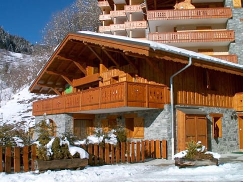 Spacious holiday home near center of Champagny Eigentumswohnung in Champagny-en-Vanoise
