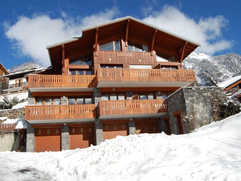 4 6 pers holiday appartment near center of Champagny Chalet in Champagny-en-Vanoise