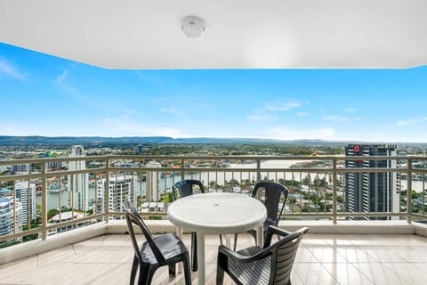 Balcony/Terrace, City view