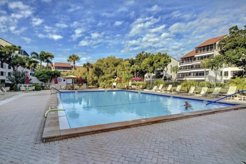 Excelsior Beach to Bay-Bayside House in Siesta Beach