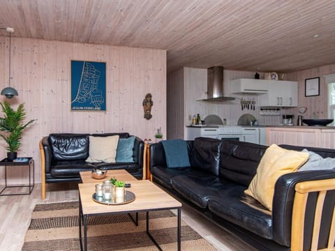 6 person holiday home in Oksb l House in Henne Kirkeby