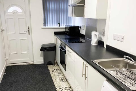 Sutton Contractor Accommodation - Warrington, St Helens Apartamento in St Helens