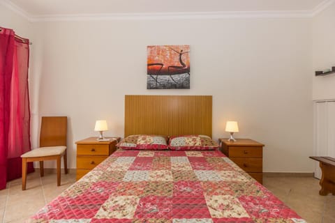 4 bedroom villa wi-fi and shared pool by ALGARVEMANTA House in Vila Nova de Cacela