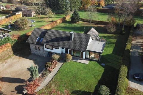 Le Héron 28pers, Malmedy- Home cinéma, balnéo, sauna, jardin Chalet in Wallonia, Belgium