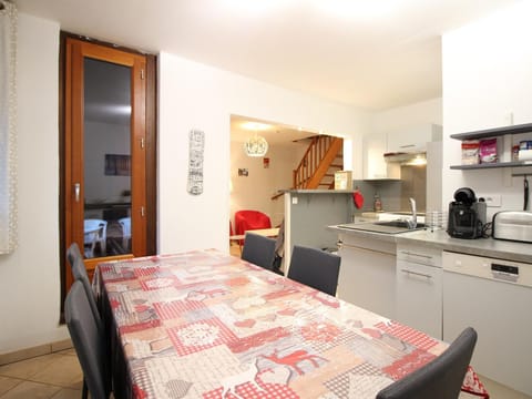 Beau Duplex T3 avec Balcon, Wifi et Parking à 300m du Centre - FR-1-608-16 Apartment in Auvergne-Rhône-Alpes