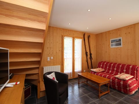 Chalet 4* avec Terrasse Panoramique, WiFi et Parking, 8 Pers. - FR-1-608-15 Chalet in Auvergne-Rhône-Alpes