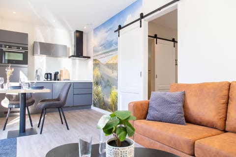 Kitchen or kitchenette, Living room