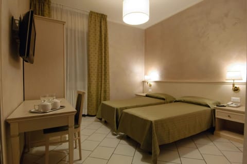 Albergo CAVALLINO 10 Hôtel in Lake Garda