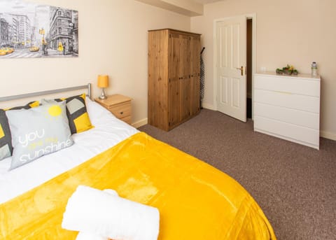 Ample Comforts, Centrally Located, Town Centre Eigentumswohnung in Warrington
