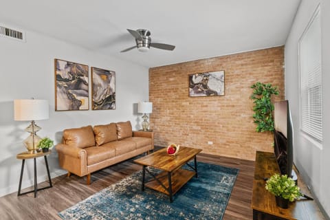 Evonify Stays - Hyde Park Apartments - UTEXAS Apartment in Austin