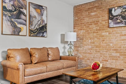 Evonify Stays - Hyde Park Apartments - UTEXAS Apartment in Austin