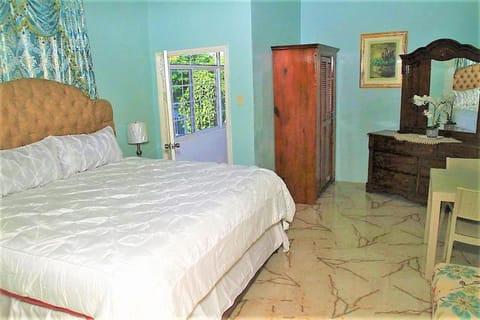 Dela de-Rose Guest House Negril Jamaica Bed and Breakfast in West End