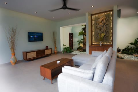 Communal lounge/ TV room, TV and multimedia, Living room, Seating area