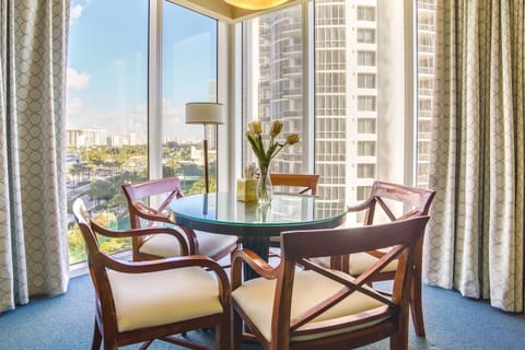 Beachfront High-Rise Condo with Pool and Tennis! Apartment in Sunny Isles Beach
