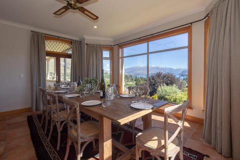 Dining area, Lake view, Mountain view