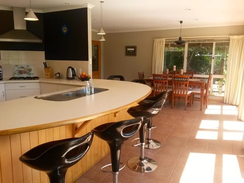 Summer Retreat - Blenheim Holiday Home House in Blenheim