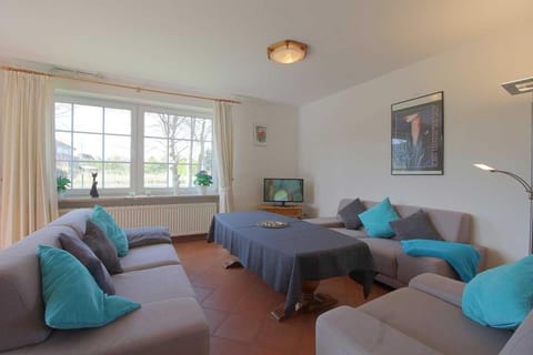 Living room, Photo of the whole room, Seating area