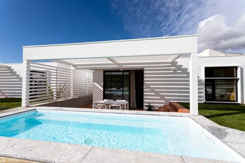 Balcony/Terrace, Pool view, Swimming pool