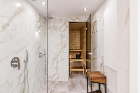 Hot Spring Bath, Bathroom