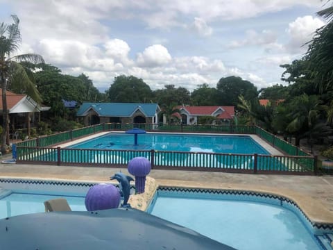RedDoorz Near Gaisano Grand Cordova Hotel in Lapu-Lapu City