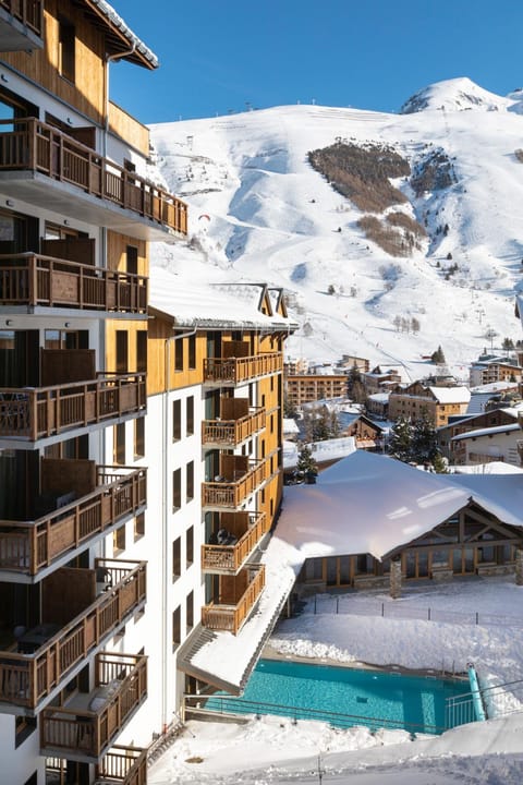 Property building, Winter, Mountain view, Pool view, Swimming pool