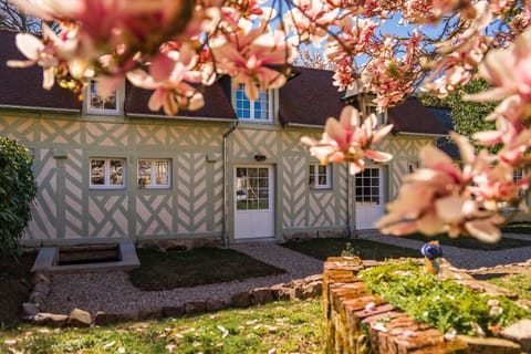 Property building, Spring, Garden