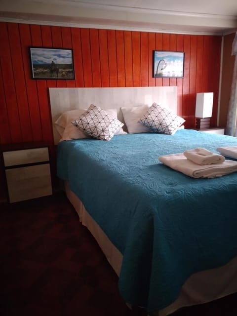 hostal geminis ,phillipi 653 centro Bed and Breakfast in Puerto Natales