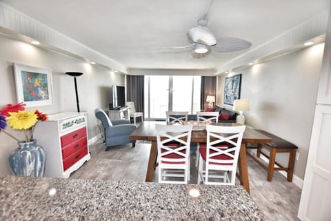 1001 Waters Edge Resort condo Apartment in Garden City