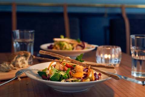 Restaurant/places to eat, Restaurant/places to eat