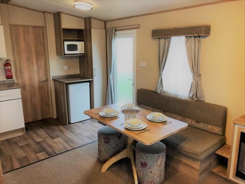 Laurel Superior Holiday Home House in Mablethorpe