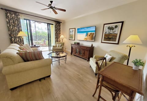 Naples Bay Resort Condo with Fabulous Amenities, near Beach & Downtown! Eigentumswohnung in East Naples