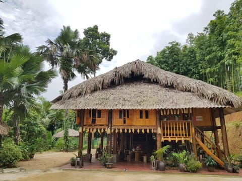 Vu Linh Palm House Homestay - Bungalow Bed and Breakfast in Laos