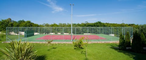 Activities, Tennis court