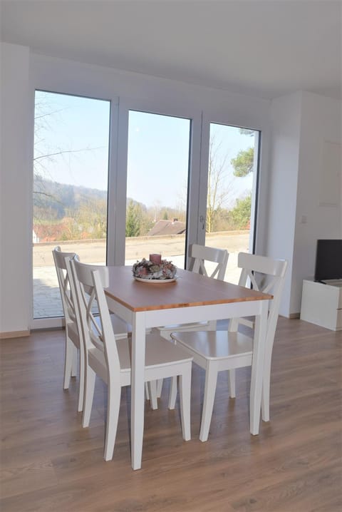 Dining area, Mountain view