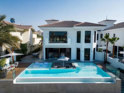 Villa Malissa- Exclusive 5-Bedroom Villa by Luxury Explorers' Collection Chalet in Dubai