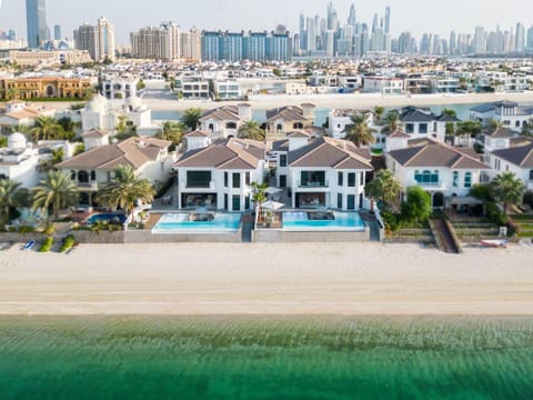 Villa Malissa- Exclusive 5-Bedroom Villa by Luxury Explorers' Collection Chalet in Dubai
