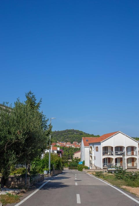 Apartments Plenković Condominio in Stari Grad