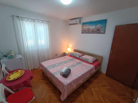 Guesthouse Eljuga Family Apartment in Stari Grad