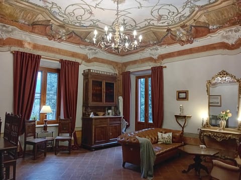 Monti Guesthouse Bed and Breakfast in Province of Massa and Carrara