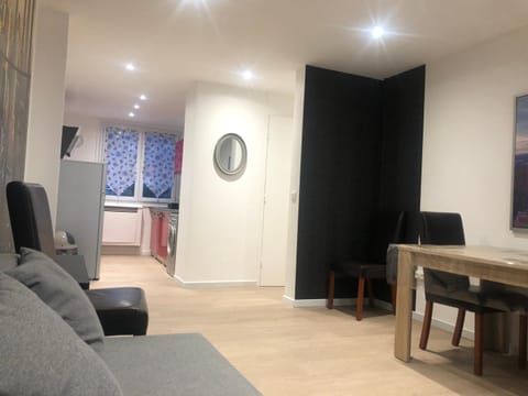 F3 AVEC PARKING ROUEN COTE DOCK76 Apartment in Rouen