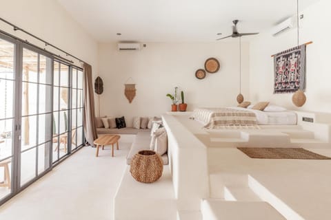 Living room, Photo of the whole room, Seating area, Bedroom