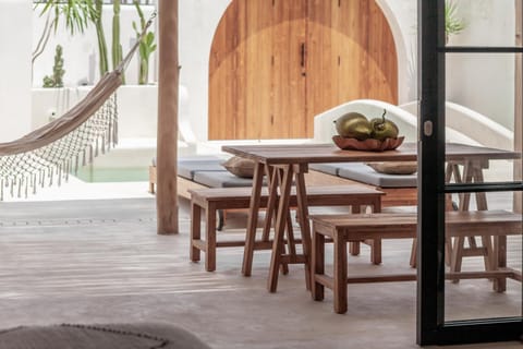 Patio, Dining area, Swimming pool