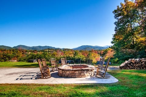 Elegant Cades Cove Condo with Community Pool House in Sevier County