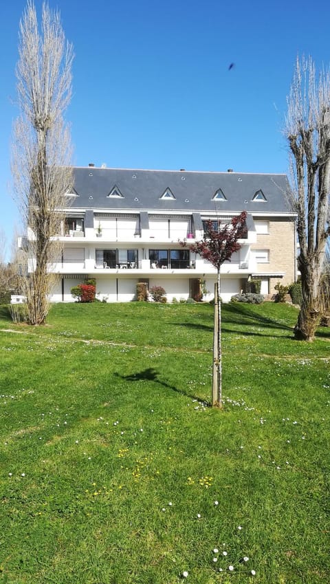 Property building, Natural landscape, Garden view