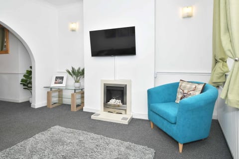 Oxford House by YourStays Casa in Newcastle-under-Lyme