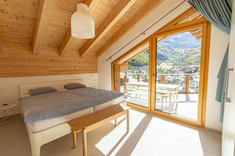 Natural landscape, View (from property/room), Balcony/Terrace, Photo of the whole room, Bedroom, Mountain view