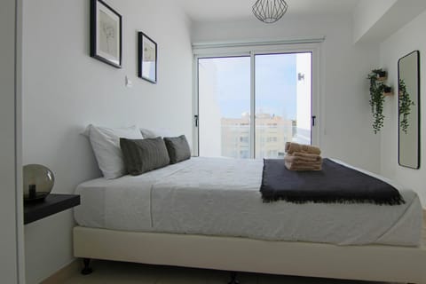 Bed, Photo of the whole room, Bedroom, Sea view